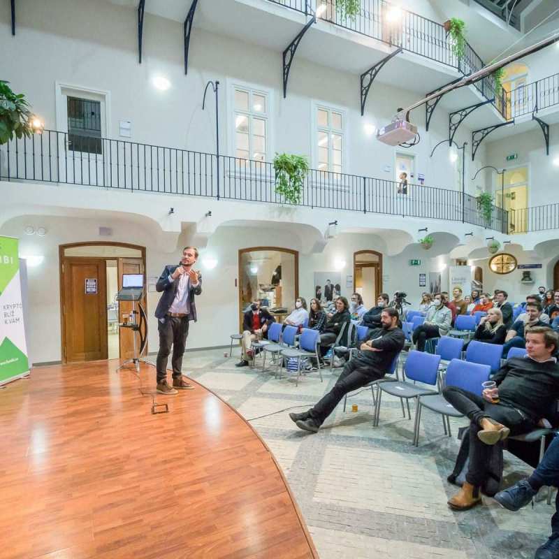 20211106-19_54_03-NIKON_D500