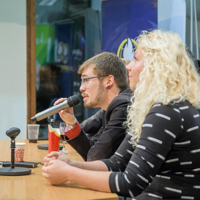 20211106-21_07_21-NIKON_D500